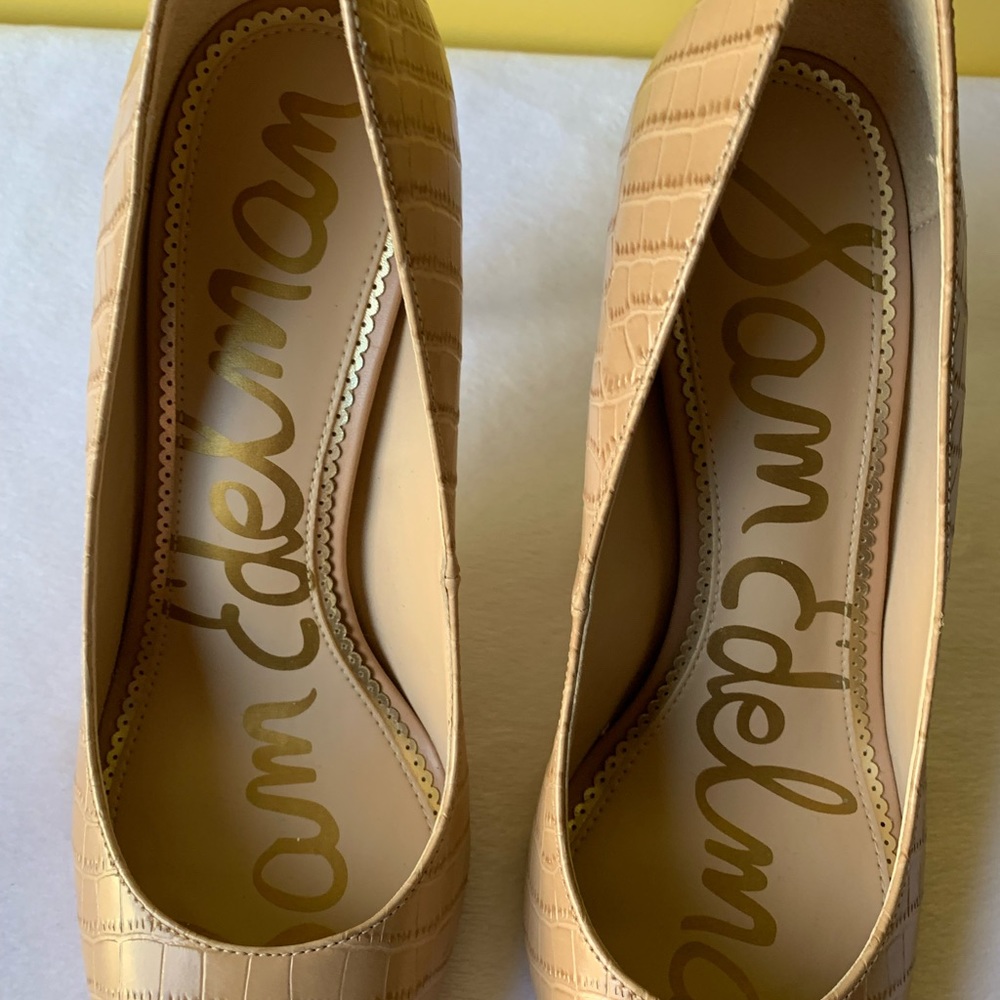 Sam Edelman Tan Croc-Embossed Pointed Toe Pumps - Picture 3 of 9